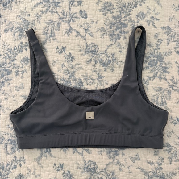 NWOT Vuori Azure Set (Medium Top/XS Shorts) - Picture 2 of 3